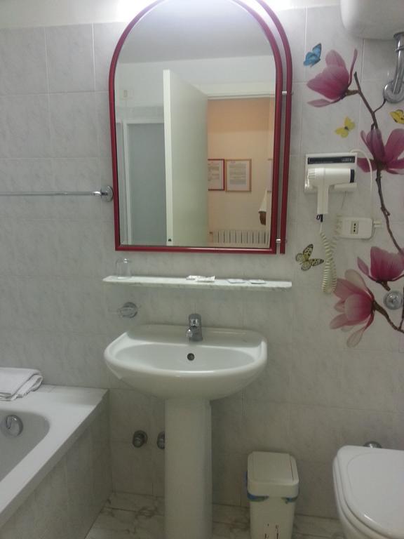 Camere Da Aldo in centro Sirolo Cameră foto
